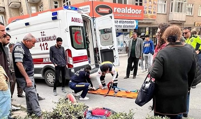 Motosiklet devrildi, sürücü yaralandı