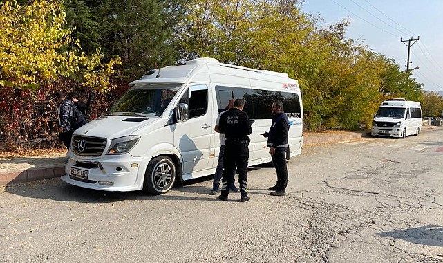 Polisin okul önü denetimleri sürüyor