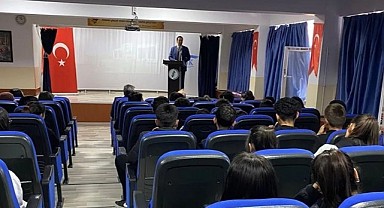 SGK il müdürü Vargün, lise öğrencilerine sosyal güvenliğin önemini anlattı