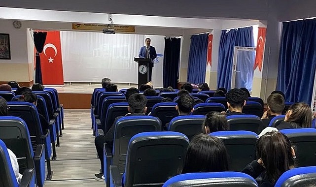 SGK il müdürü Vargün, lise öğrencilerine sosyal güvenliğin önemini anlattı