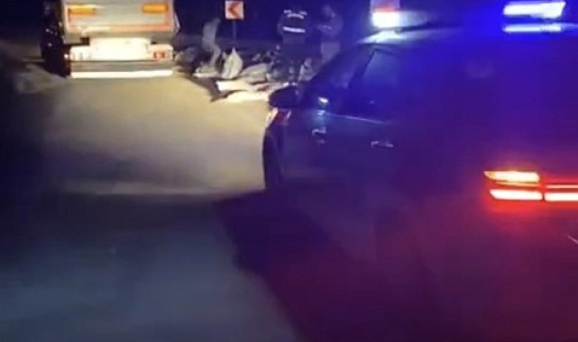 Tonlarca yem tır dorsesinden yola saçıldı