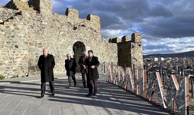 Tunç, Ardahan Kalesine hayran kaldı