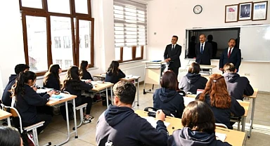 Vali Çiçek, lise öğrencileriyle buluştu