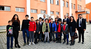 Vali Çiçek, okul ziyaretlerine devam ediyor