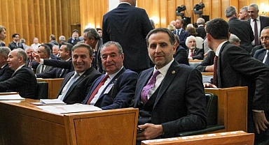 Vekil İncesu ve İl Başkanı Taştan, Genel Başkan Özel’in grup toplantısına katıldı