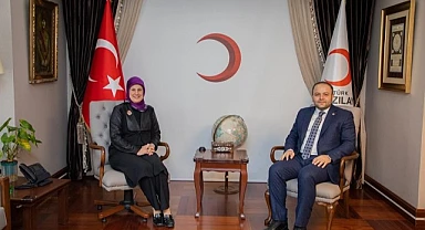 Vekil Koç, Kızılay Genel Merkezini ziyaret etti