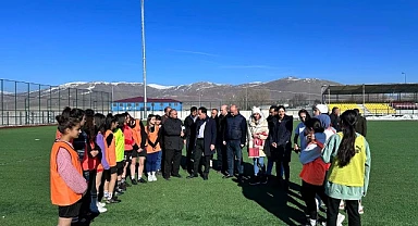 AK Parti merkez ilçe başkanlığı'ndan Kura Spor'a ziyaret