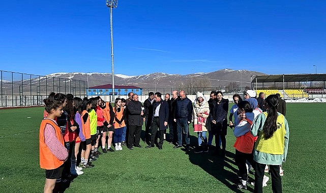 AK Parti merkez ilçe başkanlığı'ndan Kura Spor'a ziyaret
