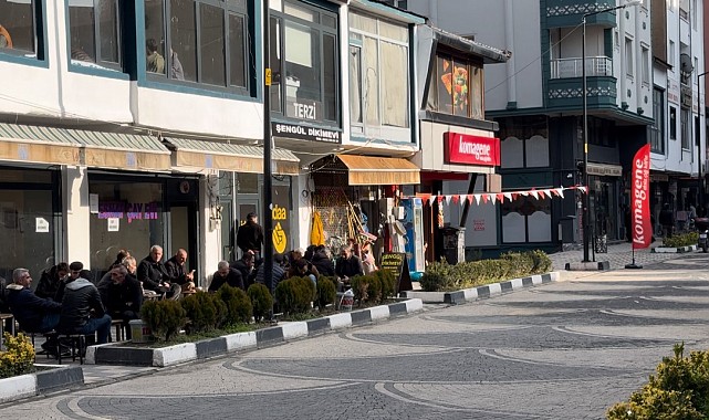 Aralık ayında güneşli havanın tadını çıkardılar