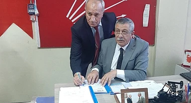Aras, başvuru dosyasını ilçe başkanına sundu