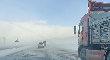 Ardahan'ın yüksek kesimlerinde etkili olan tipi ulaşımı aksatıyor