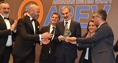 AREV, eğitime destek gecesi düzenledi