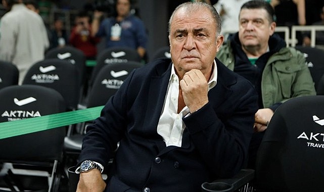 Fatih Terim'e büyük şok! Tribünlerden yükselen tezahüratları duyunca yüzü düştü