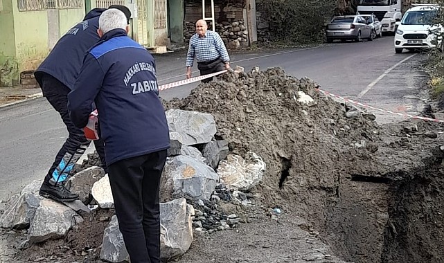 Hakkari'de mahalle yolu çöktü