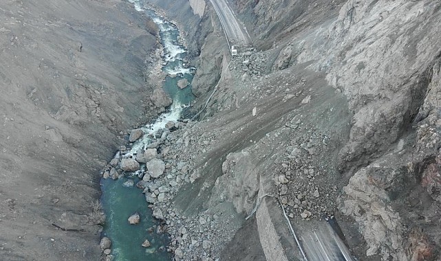 Heyelan: 3 yaralı