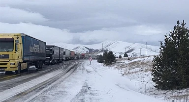Ilgar Dağı, kar ve tipiye teslim oldu