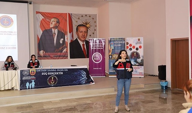 Jandarma, ARÜ’de siber zorbalık semineri verdi