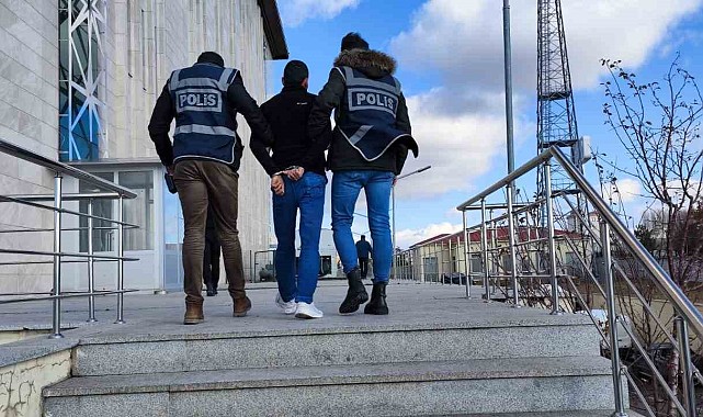 Kars'ta çeşitli suçlardan aranan 3 kişi yakalandı