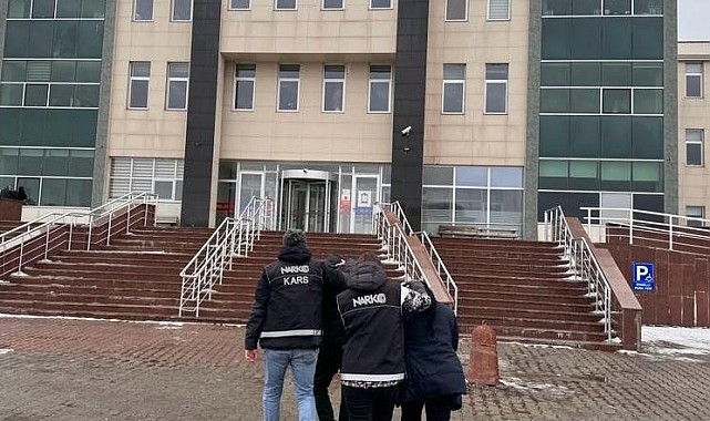 Kars&#039;ta uyuşturucu taciri 2 kişi tutuklandı