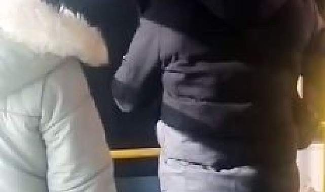 Kocasını sevgilisiyle minibüste yakalayan kadın öfke kustu