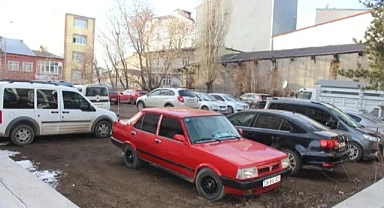 Kreş için verilmeyen arsa açık otopark oldu