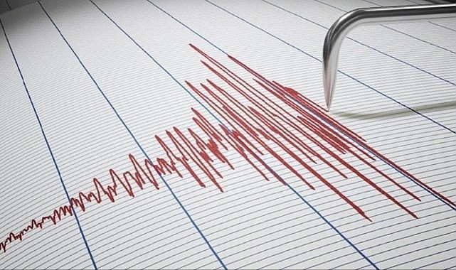 Marmara'da 5.1 büyüklüğünde deprem! İstanbul dahil birçok ilde hissedildi