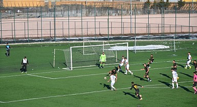 Serhat Ardahanspor liderliği erteledi