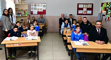 Vali Çiçek, Köprülü Beldesini ziyaret etti