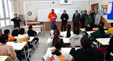 Vali Çiçek öğrencilerle buluştu