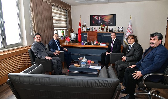 Vali Çiçek, Sağlık Müdürlüğünü ziyaret etti
