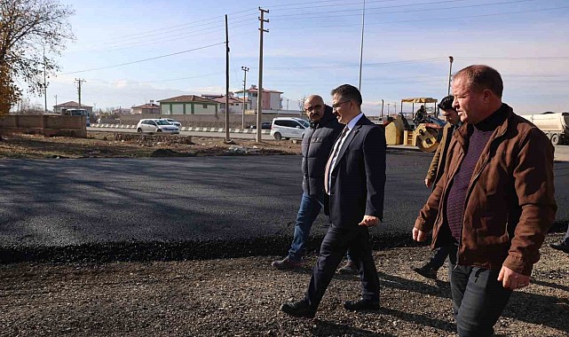 Vali ve Belediye Başkanvekili Ercan Turan asfalt çalışmalarını inceledi