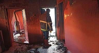 Çakmakla oynayan çocuk evi yaktı