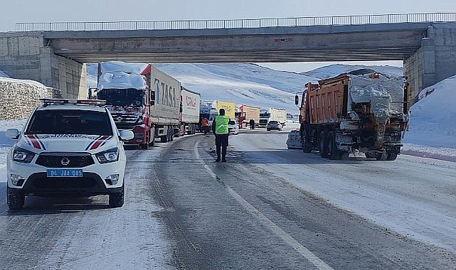 Ağrı Tendürek Geçidi ulaşıma açıldı