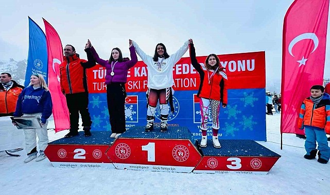 Ağrılı kayakçılardan büyük başarı