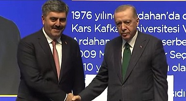 AK Parti, Ardahan Belediye başkan adayını tanıttı