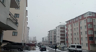 Ardahan’a 2024 yılının ilk karı yağdı