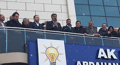 Ardahan’da başkan adayı Baydar’a coşkulu karşılama