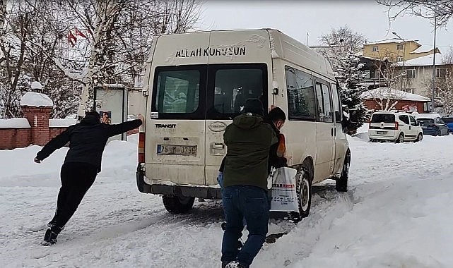 Ardahan’da kar hayatı felç etti