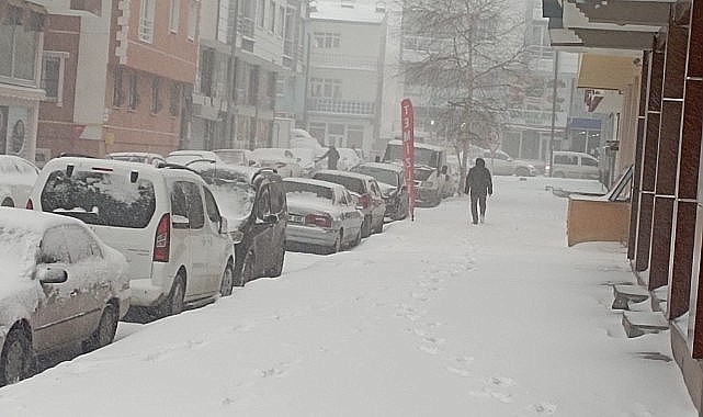 Ardahan’da kar yağışı etkili oluyor