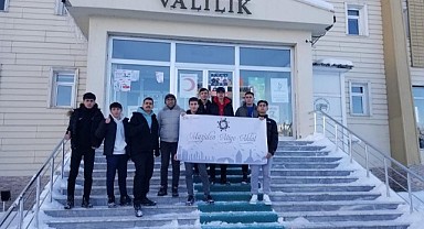 Ardahanlı öğrenciler Ahlat’a Uğurlandı