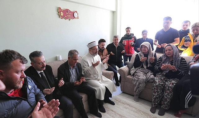 Ardahanlı Vali Yardımcısı Altun, şehit ailesinin evine taziye ziyaretine gitti