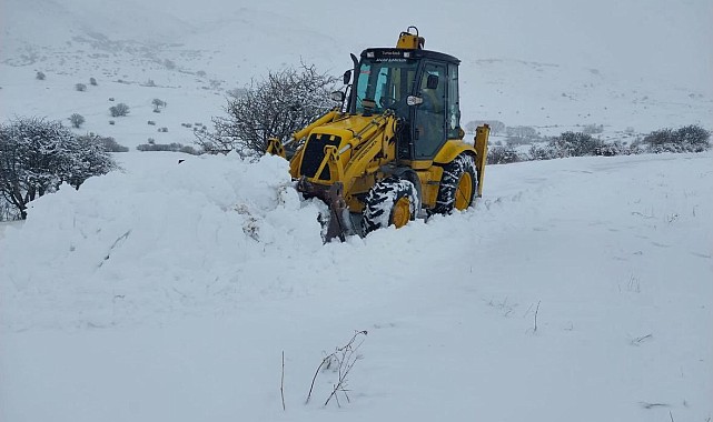 Arpaçay'da 3 köy yolu ulaşıma kapandı
