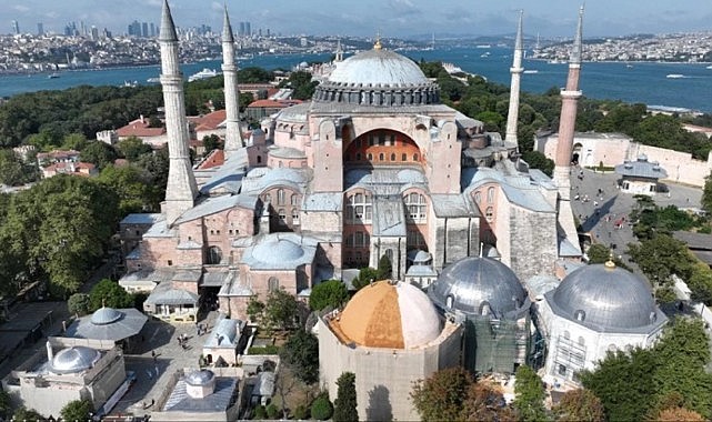 Ayasofya Camii'nde yeni dönem bugün başlıyor!