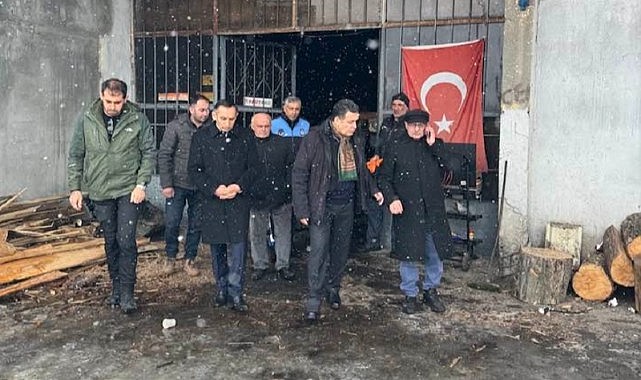 Başkan Demir, sanayide yanan işyerinde incelemelerde bulundu