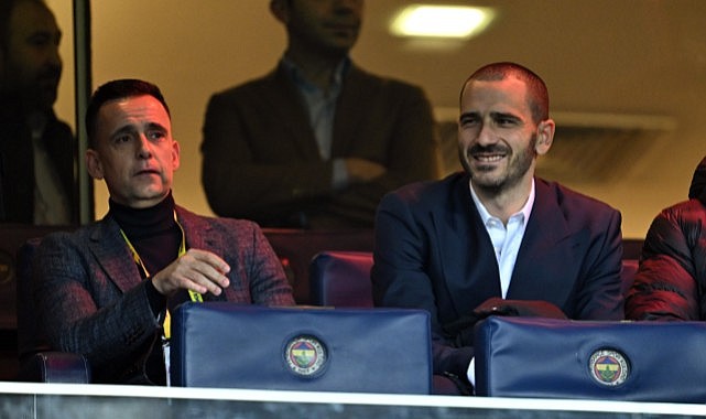 Daha ilk günden moda girdi! Bonucci, Kadıköy'de "Dzeko" tezahüratlarına eşlik etti