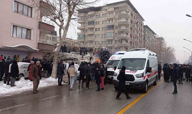 Depremin yıldönümünde acılar hala taze