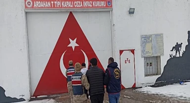 Durdurulan araçtan aranan şahıslar çıktı!