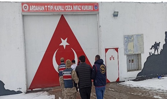 Durdurulan araçtan aranan şahıslar çıktı!