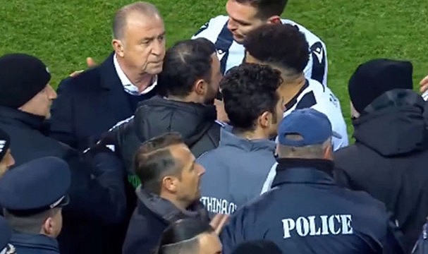 Fatih Terim ile Lucescu'nun oğlu birbirine girdi! Polis zor ayırdı