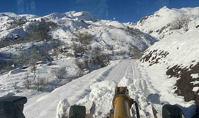 Hakkari'de 9 yerleşim yerinin yolu ulaşıma kapandı